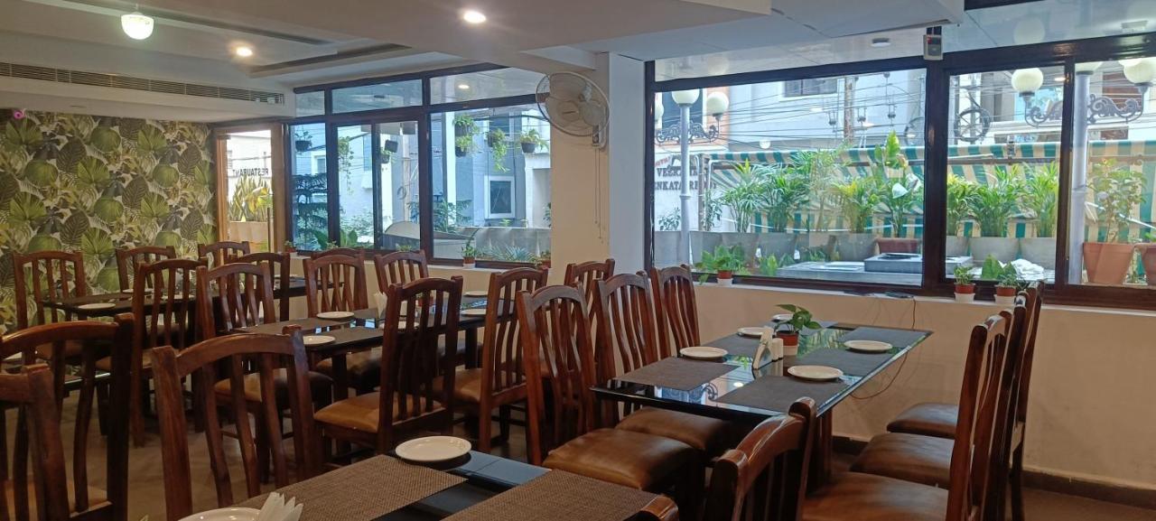 Hotel Raintr33 Hajdarábád Exteriér fotografie